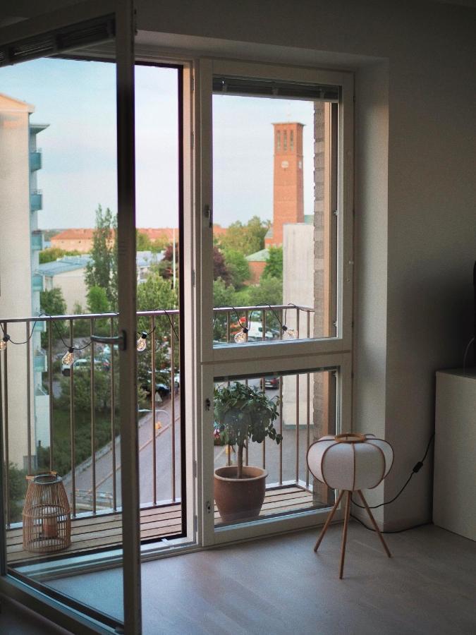 Candy-Colored Two-Room Condo With Sweet Views Helsinki Exterior photo